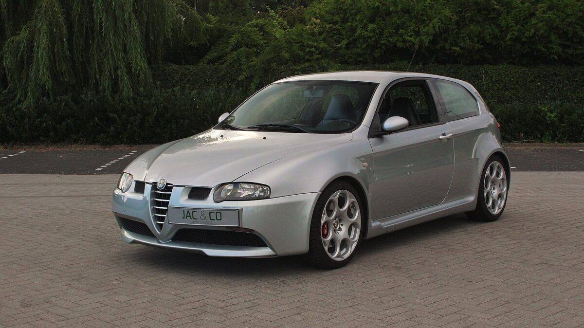 Alfa-Romeo 147 3.2 V6 24V GTA Weiß gebraucht, Benzin und Handschaltung,  143.300 Km - 19.900 €