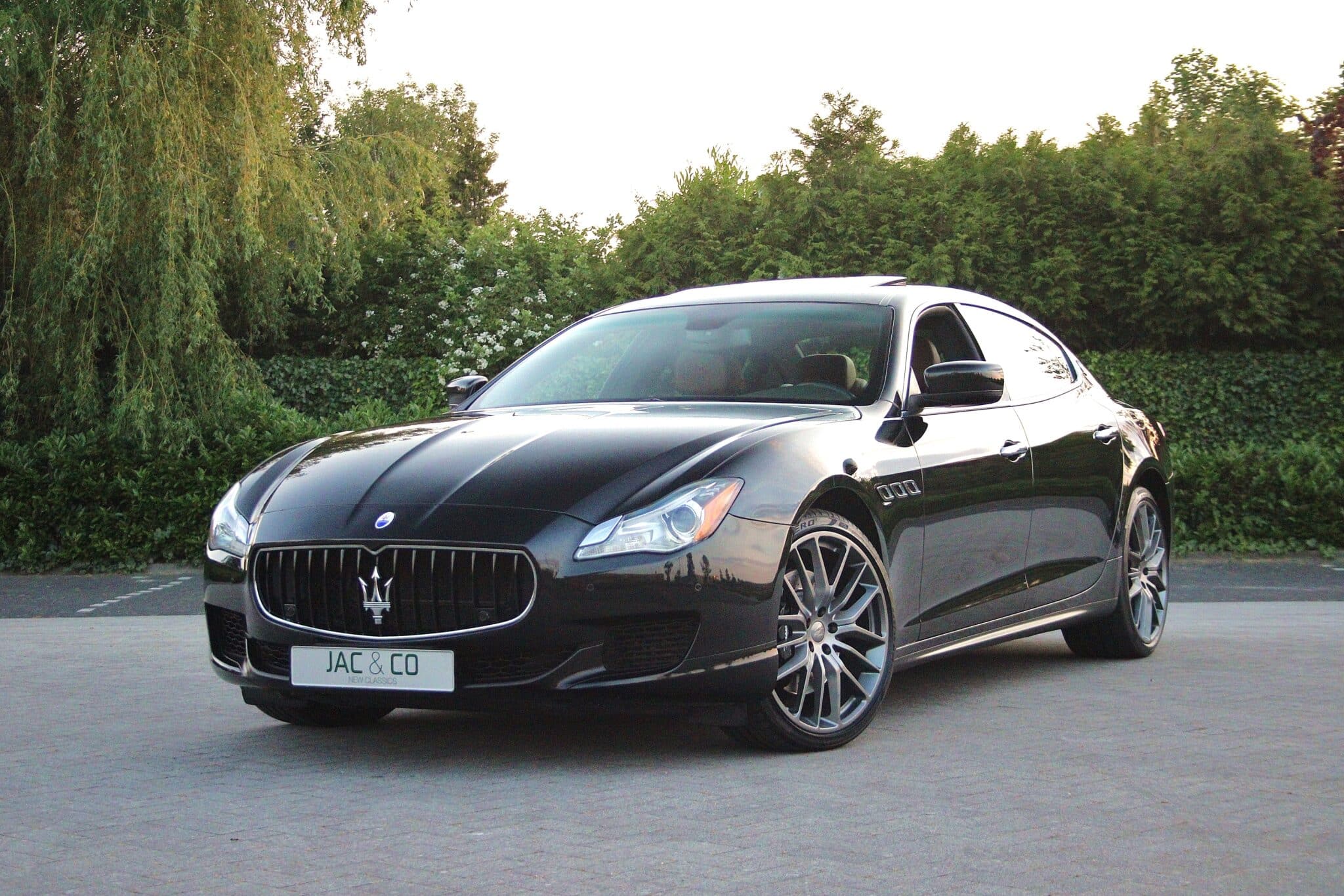 https://jacco.nl/wp-content/uploads/2023/06/Maserati-Quattroporte-3.0S-Q4-JacCo-1-scaled.jpg